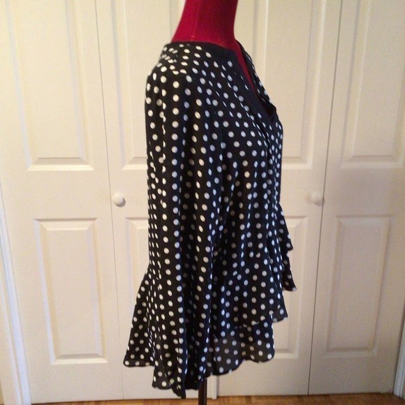 Elle polka Dot ruffle blouse  Sz Medium - Picture 4 of 5